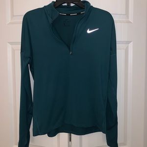 Women’s NIKE Drifit Quarterzip